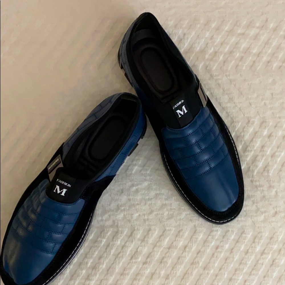 Men’s casual sneaker loafers.